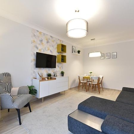 Kiralykut 1 Apartman - Ingyen Parkolas, Bicajok, Ac Szekesfehervar Exterior photo
